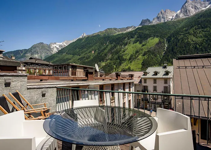 Le Bartavel - Year * Шамони